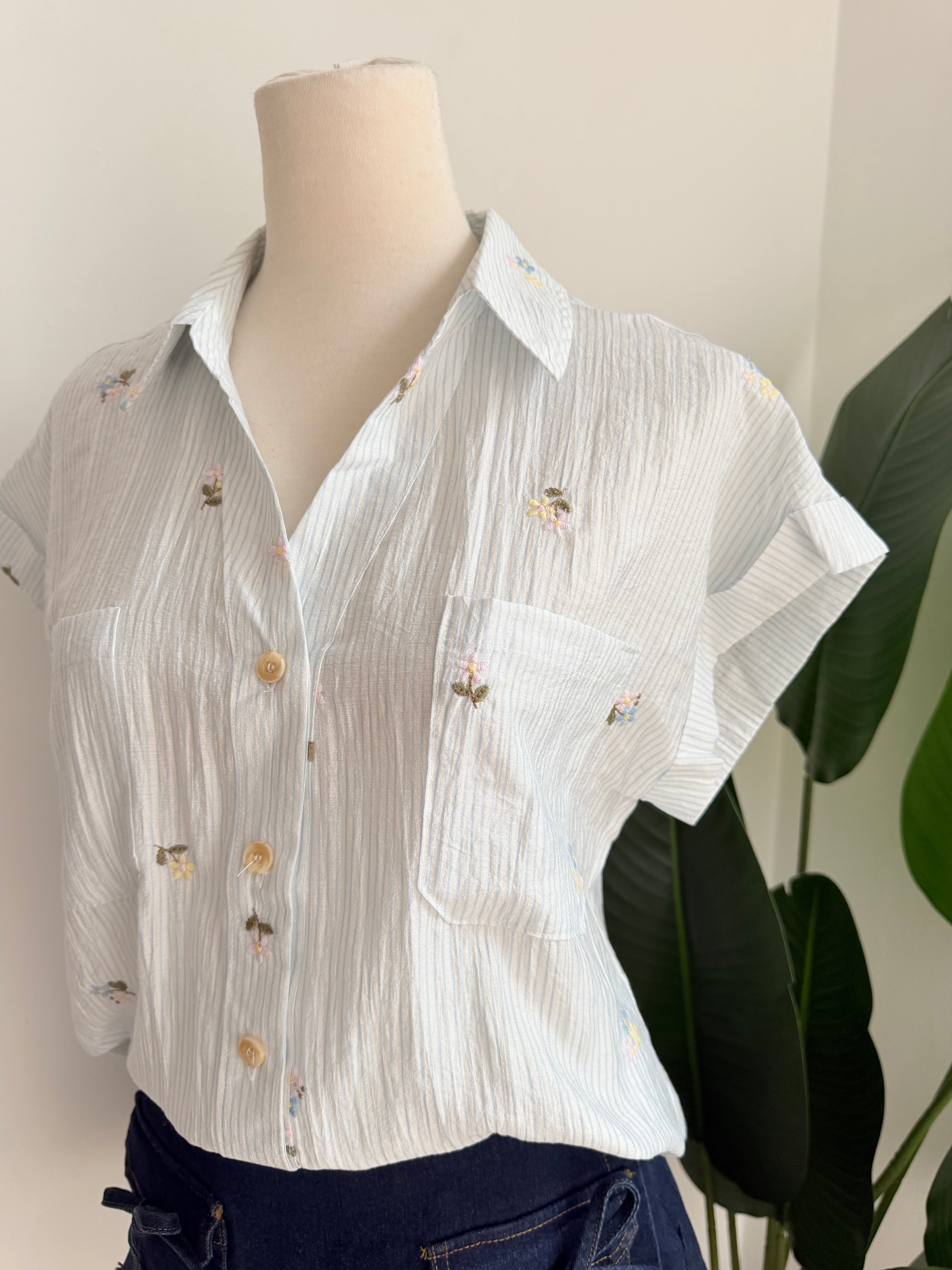 Blusa florecidas bordada