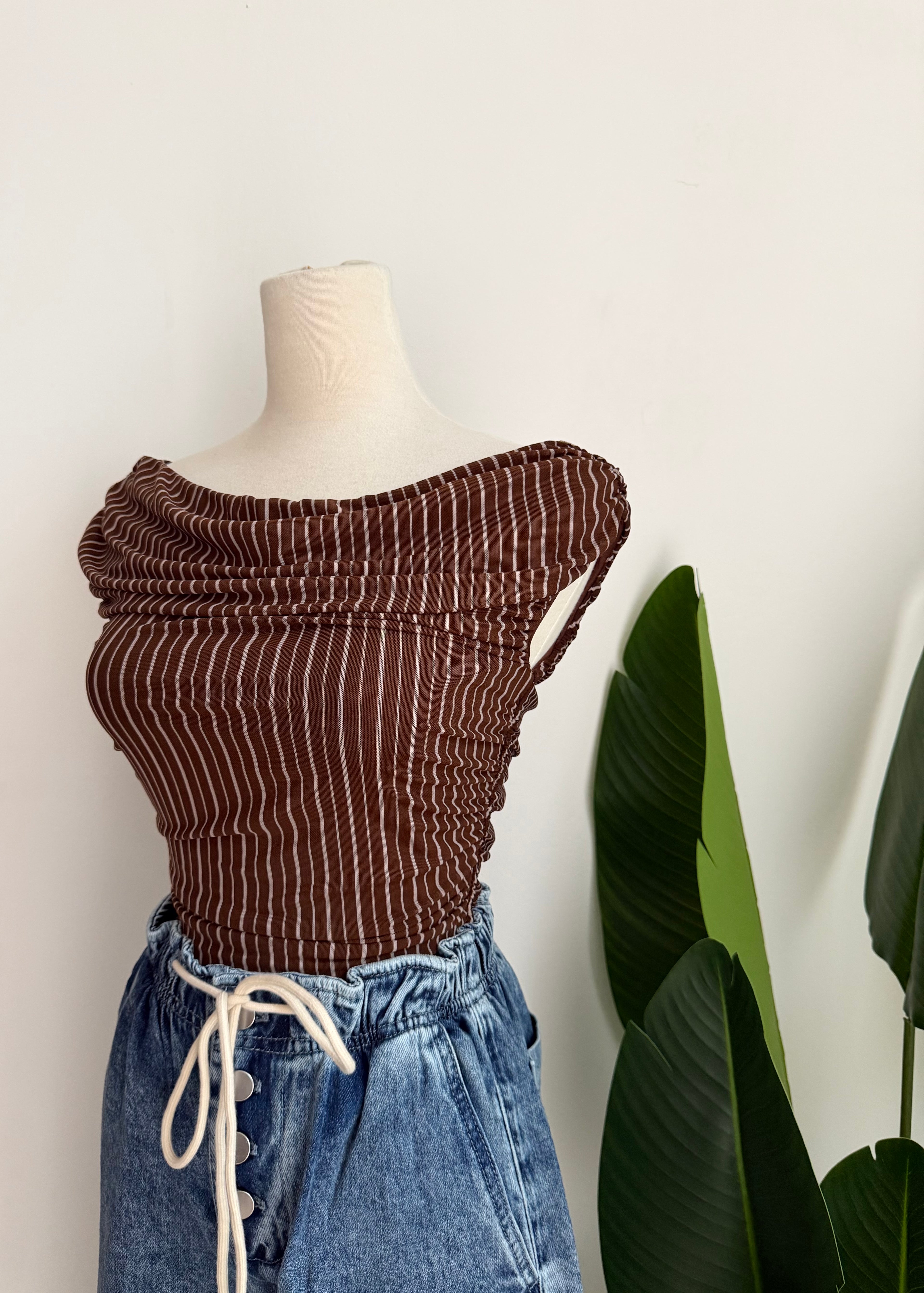 Blusa rayitas café