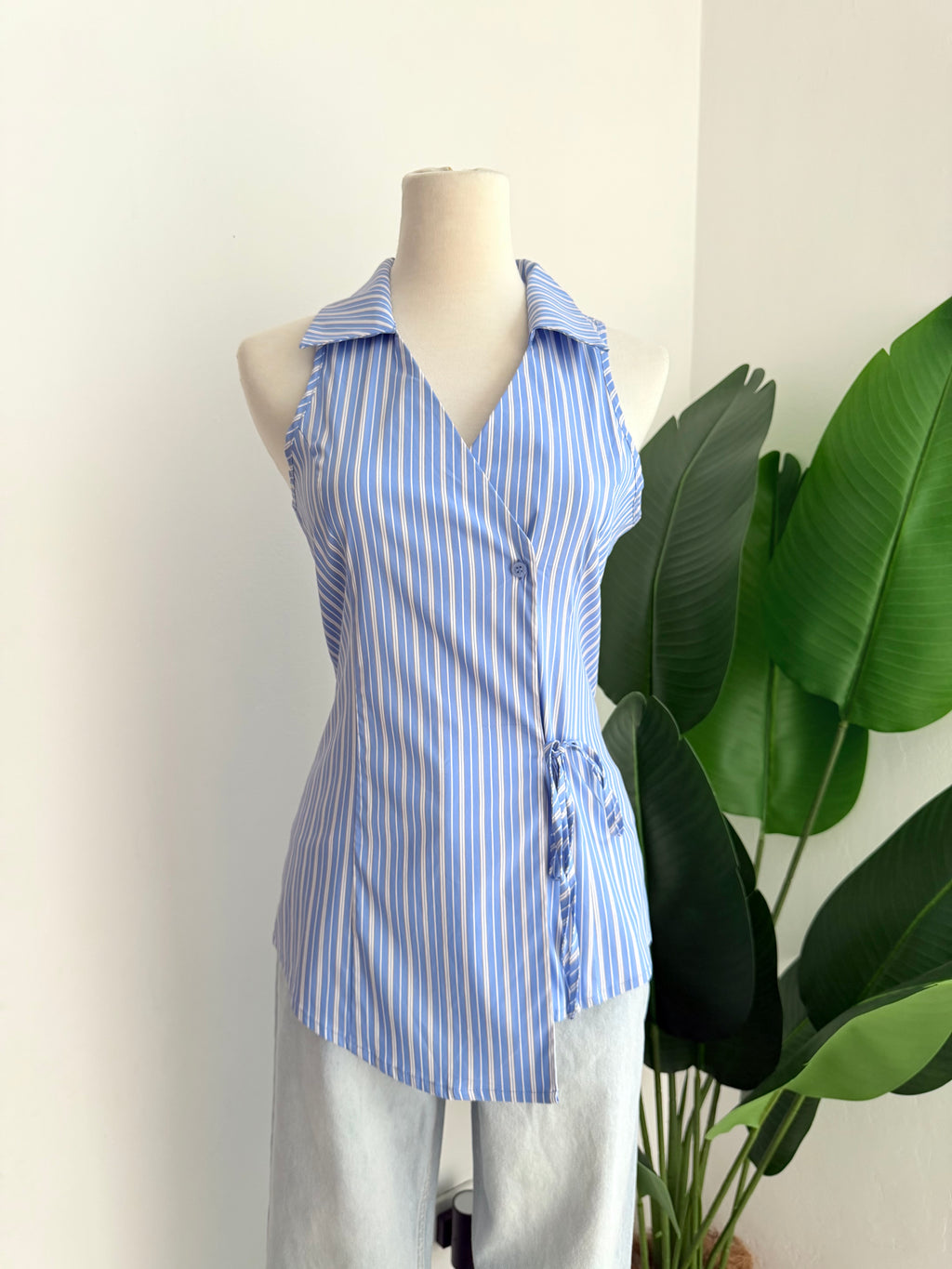 Blusa asimétrica celeste