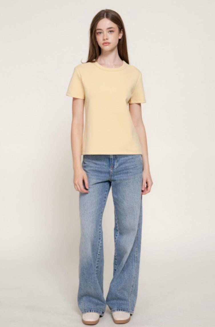 Blusa básica mantequilla