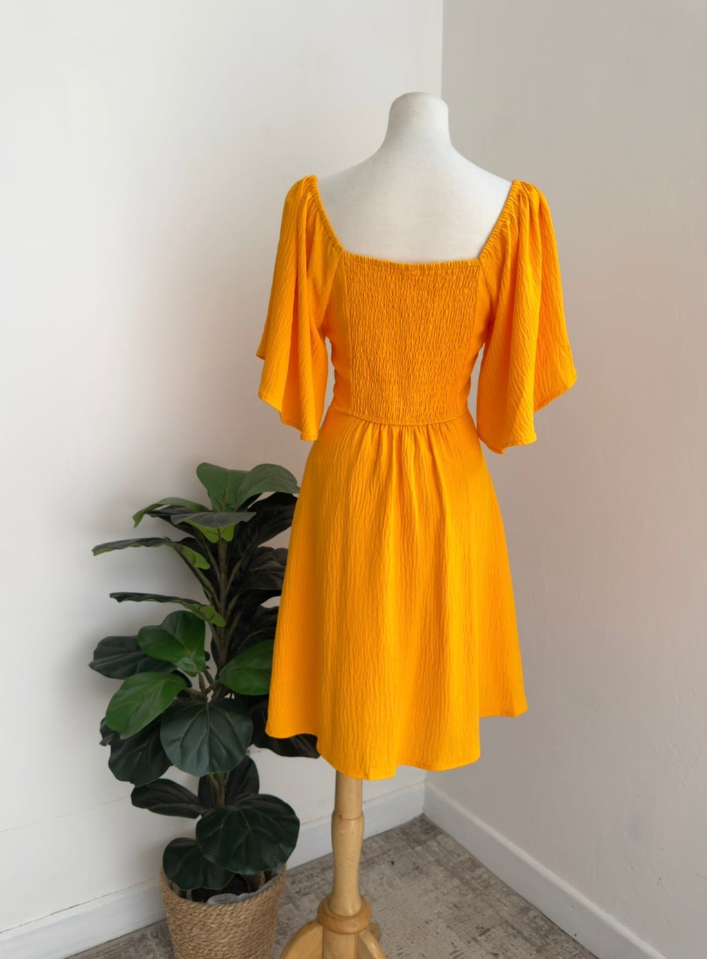 Vestido mostaza